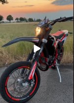 Moped 2.jpg